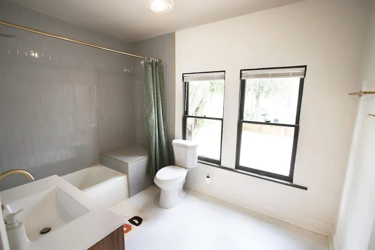 Vakantiehuis Walkable, Outdoor Oasis, Bbq, Firepit And Bocce Ball Tampa Verenigde Staten
